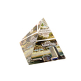 Стъклена пирамида